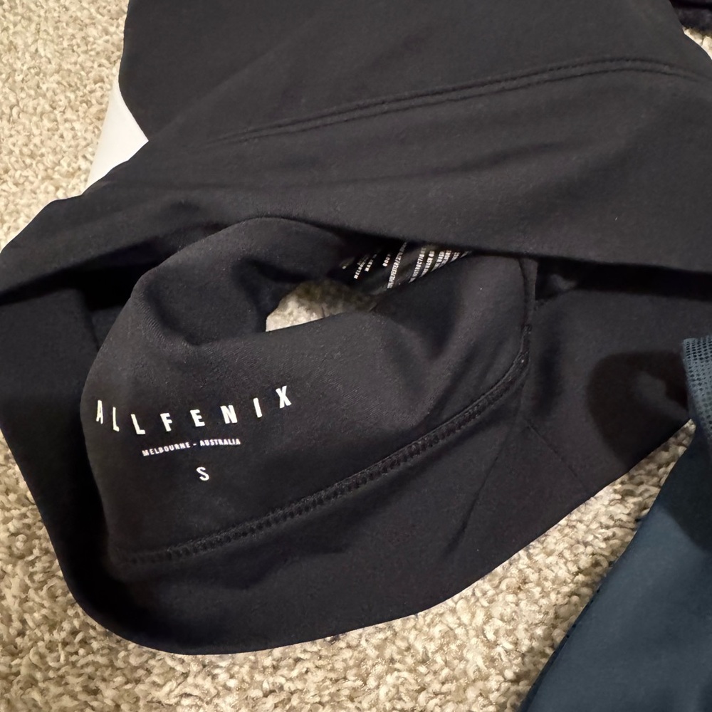 Sports bra bundle - Picture 4 of 5